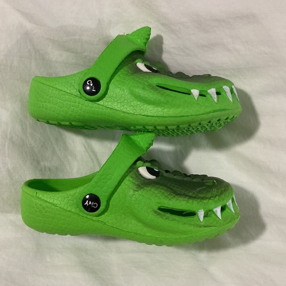 Cute Croc crocs 😜🐊 - Picture 6 of 6